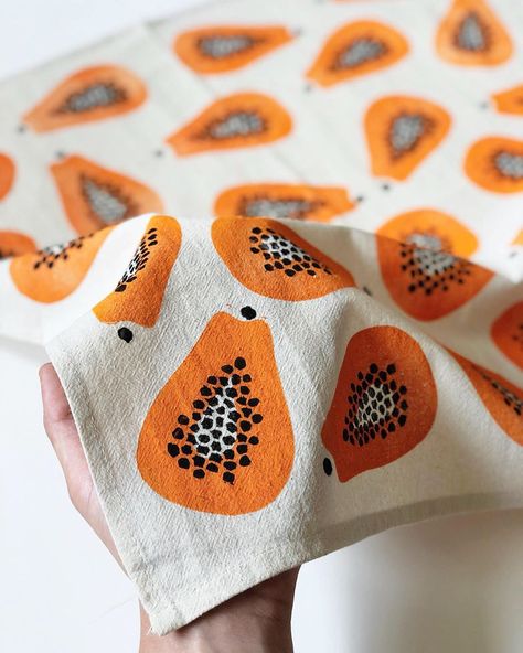 Freckled Fuchsia on Instagram: “More happy papaya tea towels coming atcha soon ✨  We decided to get this one screen-printed, and a fresh batch should be arriving any day…” Papaya Tea, Musette Bag, Diy Wrapping, Reusable Napkins, Unpaper Towels, Handmade Stamps, Fabric Ideas, Fabric Stamping, Cute Kitchen