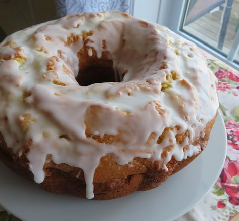 Buttermilk Donut Cake Buttermilk Donut Cake, Donut Cake Recipe, Spice Pound Cake, Cake With Strawberries, Moist Vanilla Cake, Donut Cake, The English Kitchen, Pound Cake With Strawberries, English Kitchen