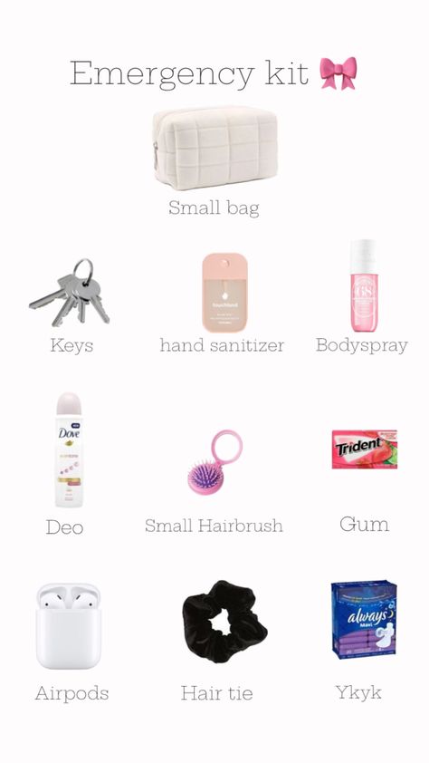 Here you have some inspiration for what you can pack in an emergency bag for school School Emergency Bag, Emergency Bag For School, Middle School Essentials, School Emergency Kit, Hello Kitty Room Decor, School Bag Essentials, Backpack Essentials, Hello Kitty Rooms, Emergency Bag