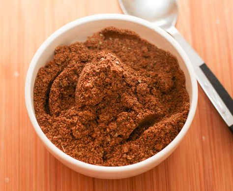 Muri Masala Recipe Kolkata Style Used in Jhal Muri Mutton Masala, Indian Chutney, Spaghetti With Ground Beef, Masala Powder Recipe, Spice Mix Recipes, Bengali Food, Street Vendors, Food Snack, Powder Recipe