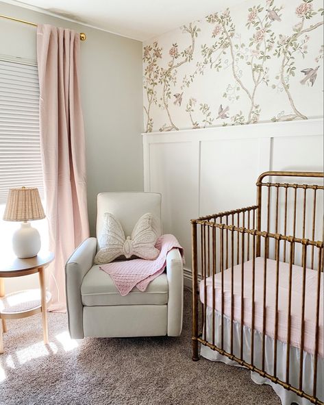 Country Club Nursery, French Provincial Nursery Girl, French Country Baby Nursery Ideas, French Baby Girl Nursery, Pink Coastal Nursery, French Nursery Girl, French Country Nursery, Baby Sulli, Country Light Fixtures