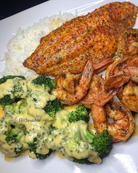 Lunch Ideas Seafood, Launch Ideas Food, Southern Food Plate, Pescatarian Food Ideas, Cooking For My Man, Thanksgiving Food Black People, Fish Food Ideas, Soul Food Ideas, Dinner Black People