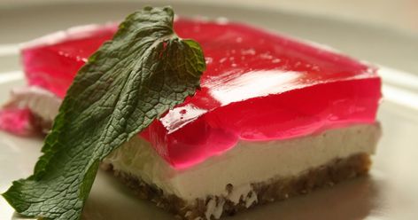 I created this little dessert to help me get through Phase 1 of the South Beach Diet and still have something sweet tasting.  I ... No Carb Desserts, Beach Desserts, South Beach Breakfast, South Beach Diet Phase 1, Beach Dessert, Jello Cheesecake, South Beach Phase 1, Low Carb Clean Eating, South Beach Recipes