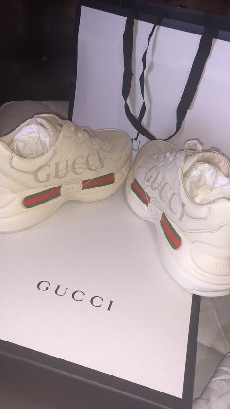 ini sepatu yang dibeliin abang kemrin Rich Kids Snapchat, Tenis Gucci, Shopping Pictures, Russia Travel, Girl Hairstyle, Casual Shoes For Men, Gucci Brand, Gucci Sneakers, Luxury Lifestyle Dreams