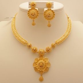 9 Awesome 50 Gram Gold Necklace Designs India Gold Set Design, Gold Necklace Indian Bridal Jewelry, Gold Bridal Jewellery Sets, Bracelets Design, Gold Jewelry Stores, Gold Pendant Jewelry, Gold Jewelry Sets, Gold Bride Jewelry, Gold Fashion Necklace