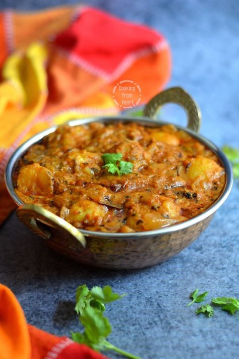 Easy Dum Aloo | Aloo Dum Curry - Cooking From Heart Dum Aloo Recipe, Aloo Dum, Aloo Curry, Dum Aloo, Deep Fried Potatoes, Aloo Recipe, Restaurant Style Recipes, Indian Flat Bread, Aloo Recipes