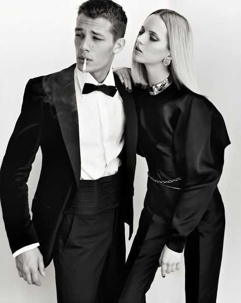 Daria Strokous by Mariano Vivanco for Vogue Russia August 2011 Couple Modeling, Fashion Editorial Couple, Editorial Couple, 2011 Fashion Trends, Pose Mode, Shooting Studio, Couples Modeling, Alfred Stieglitz, Pose Fotografi