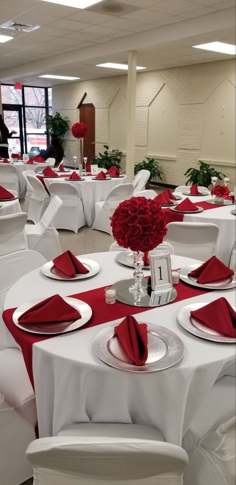 Banquet Decorations Table, Debutante Ball Decorations Table Settings, Cheap Diy Quinceanera Decorations, Valentine Event Decoration, Red White Table Decorations, Simple Quince Table Decorations, Simple Red Wedding Decorations, Red Table Cloth Decorations, Simple Quince Decorations