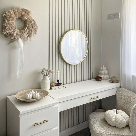 Small Home Office Makeover, Panelling Diy, Wall Dressing Table, Ikea Dressing Table, Corner Dressing Table, Small Dressing Rooms, Small Dressing Table, Home Office Makeover, Dressing Room Decor