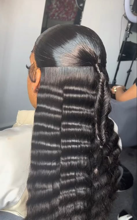 Half Up Half Down Crimps, Crimps Wig, Black Hair Inspiration, Cornrows Braids For Black Women, Weave Ponytail Hairstyles, Black Ponytail Hairstyles, Crimped Hair, Quick Weave Hairstyles, Hair Techniques