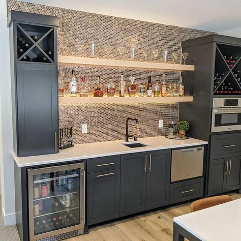 Home Wet Bar Ideas, Wet Bar Cabinet, Bar Cabinet Ideas, Wet Bar Ideas, Wet Bar Cabinets, Basement Wet Bar, Basement Bar Plans, Basement Kitchenette, Home Wet Bar