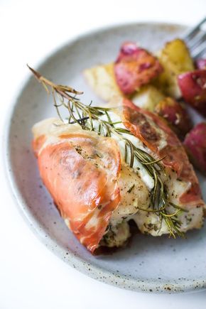 Goat Cheese Stuffed Rosemary Chicken in Prosciutto- This dish is surprisingly easy to make and is SO so good!! Great when you need to cook a dish to impress. │ bbritnell.com Chicken Wrapped In Prosciutto, Prosciutto Wrapped Chicken, Goat Cheese Recipes, Keto Dinners, Rosemary Chicken, Cheese Stuffed, Stuffed Chicken, Food Test, Poultry Recipes