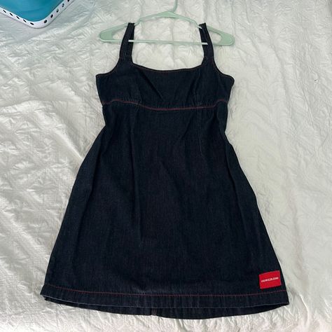 Never Worn Vintage Calvin Klein Jeans Dress Dark Denim Size Small Middle Thigh Length Vintage Calvin Klein Jeans, Fitted Floral Dress, Ruched Midi Skirt, Sleeveless Denim Dress, Flowy Floral Dress, Calvin Klein Jeans Women, Vintage Calvin Klein, College Girl, Spaghetti Strap Mini Dress