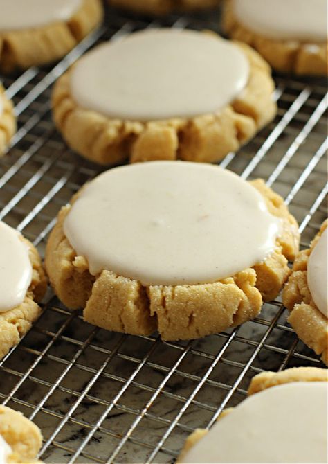 Pumpkin Swig Cookies. Pumpkin Swig Cookies absolutely need to make their way to the top of your fall baking list! Bliss in every bite! This Copycat Swig cookies recipe is a must make! #pumpkincookies #sugarcookies #swigcookies #pumpkinswigcookies #fallcookies #cookierecipes #frostedcookies #sugarcookierecipes #fallbaking #falldesserts #pumpkinrecipes #pumpkinbaking Swig Cookies, Cookies Pumpkin, Baking List, Pumpkin Sugar Cookies, Sugar Cookie Frosting, Fall Cookies, Pumpkin Cookies, Fall Baking, Cookies Ingredients