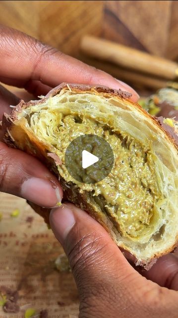 Stuffed Croissant Recipe, Croissant Recipe Stuffed, Croissants Recipe Stuffed, Chocolate Filled Croissants, Chocolate Baking Recipes, Pistachio Sauce, Crossant Recipes, Bagel Bread, Biscuit Pizza