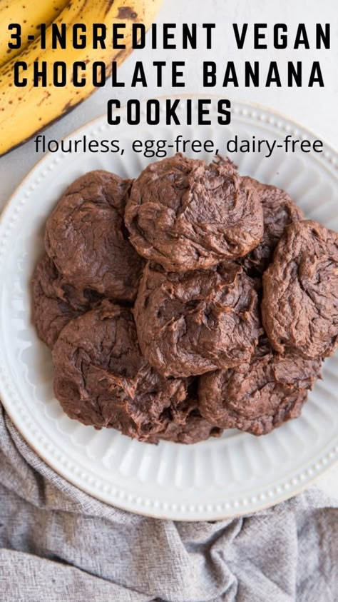 3-Ingredient Chocolate Banana Cookies - grain-free, no oil, sweetener, flour, or eggs, making them vegan and easy to make paleo and whole30. #dessert #chocolate #cookies #healthy Quick Banana Recipes 3 Ingredients, Flourless Banana Cookies, Flourless Banana Recipes, Banana Cookies Vegan, Vegan Banana Cookies, Chocolate Banana Cookies, Paleo Carrot Cake, Vegan Chocolate Cookies, 3 Ingredient Cookies