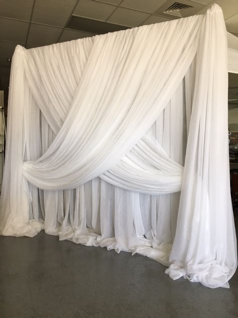 Alter Draping Wedding, Draped Fabric Backdrop Photoshoot, Candle Wedding Alter Ceremony Backdrop, White Curtain Wedding Backdrop, Backdrop Curtain Ideas Wedding, Draped Walls Wedding, Draped Backdrop Wedding, Wedding Drapes Backdrop, Draping Techniques Wedding