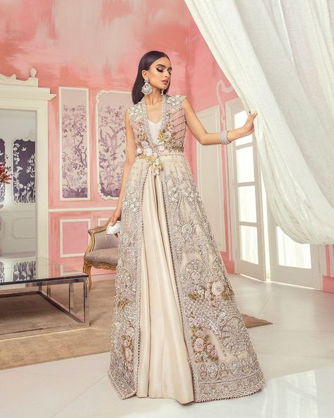 Sana Safinaz Couture, Sana Safinaz Bridal, Bin Roye, The Victorian Era, Sana Safinaz, Pakistani Bridal Wear, Pakistani Bridal, Victorian Era, Bridal Wear