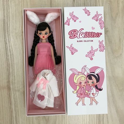 Doll Box Design, Doll Box Packaging, Asian Doll, Dream Doll, Doll Repaint, Anime Dolls, Barbie Collection, Pretty Dolls, Cute Toys