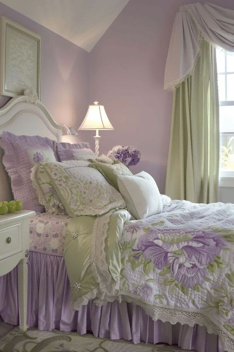 Purple Bedroom Design, Country Bedroom Design, Lavender Bedroom, Girls Bedroom Decor Ideas, Shabby Bedroom, Bedroom On A Budget, Dream Bedroom Inspiration, Purple Home Decor, Purple Bedrooms