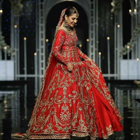 How gorgeous does Ayeza Khan look as she closes the show for Faiza Saqlain❣️#PHBCW #StrongIsBeautiful #ThickerStrongerHair #14Days #Lahore… Ayeza Khan Bridal Shoot, Ayeza Khan Bridal, Ayeza Khan Dresses, Ayza Khan, Show Biz, Pakistani Bridal Lehenga, Punjabi Dresses, Aiza Khan, Bridal Couture Week