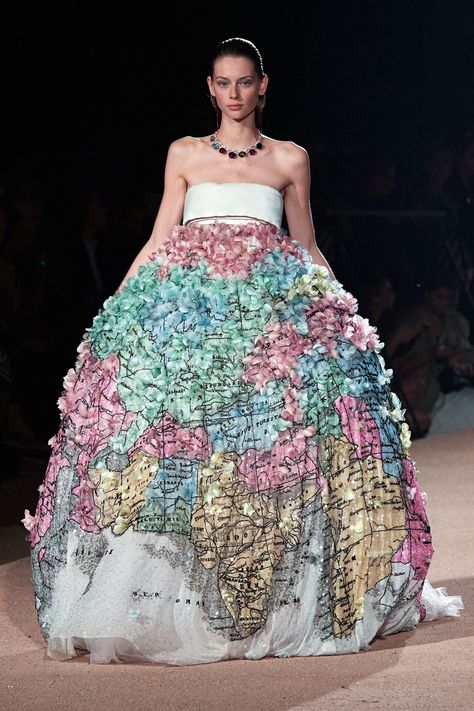 Resort 2020, 3d Fashion, Mary Katrantzou, 2020 Fashion Trends, Creation Couture, Greek Fashion, 2020 Fashion, Trending Styles, Runway Collection