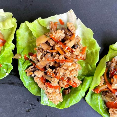 Ground Chicken Lettuce Wraps - Easy Blackstone Griddle Recipe Chicken On Griddle, Black Stone Chicken Stir Fry, Stir Fry On Blackstone Griddle, Black Stone Griddle Crunch Wrap, Chicken Stir Fry On Blackstone Griddle, Hibachi Recipes, Hibachi Chicken, Asian Lettuce Wraps, Yum Yum Sauce