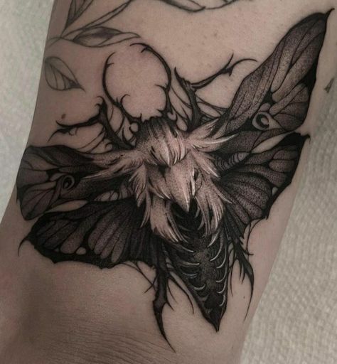 Pet Tattoo Ideas, Pet Tattoos, Moth Tattoo Design, Insect Tattoo, Tattoo Photography, Moth Tattoo, Leg Sleeve Tattoo, Tattoo Portfolio, Aesthetic Tattoo