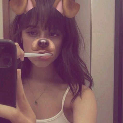 Pfps For Artists, Jenna Ortega Coquette, Jenna Ortega Blonde, Jenna Ortega Banner, Jenna Ortega Selfies, Cute Jenna Ortega, Jenna Ortega Wallpaper Iphone, Jenna Ortega Art, Jenna Ortega Pfp