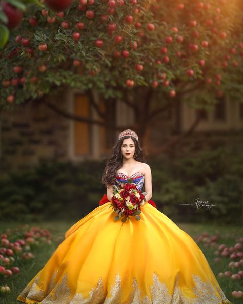 ✨ 𝙏𝙝𝙚 𝙥𝙚𝙧𝙛𝙚𝙘𝙩 𝙚𝙣𝙙𝙞𝙣𝙜 𝙩𝙤 𝙖 𝙢𝙖𝙜𝙞𝙘𝙖𝙡 𝙩𝙖𝙡𝙚...🪞🍎 👑 Our stunning quinceañera shines in a Snow White-inspired dress, crafted with exquisite details that make it a unique and exclusive piece from our boutique. 📸 We’re wrapping up this themed session with a traditional touch, capturing the elegance, beauty, and dream-come-true essence of turning 15. 🎉 𝙏𝙪𝙧𝙣𝙞𝙣𝙜 15 𝙞𝙣 2025? Now is the time to book a photo session worthy of a magazine cover or a movie poster. Contact us today and lock in 2024 prices! ... Snow White Quinceanera Dress, Snow White Quinceanera Theme, White Quinceanera Theme, Quinceanera Theme, Quinceañera Ideas, White Quinceanera Dresses, Quinceanera Themes, Now Is The Time, Gown Wedding