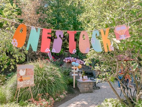 Woodstock Theme First Birthday, First Birthday 70s Theme, Festival 1st Birthday Party, Woodstock 1st Birthday Party, Hippy Party Decorations Diy, First Birthday Festival Theme, Woodstock First Birthday Party, Hippy Theme First Birthday, Woodstock Party Ideas