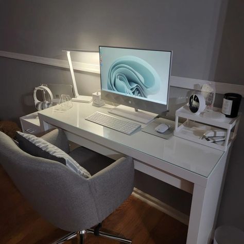 Dressing Table Office Desk, White Desk Setup Bedroom, Study And Dressing Table, Malm Desk Setup, Ikea Malm Desk Ideas, Malm Desk Ikea Home Office, Ikea Desk Malm, Dressing Table And Study Table Together, Malm Table