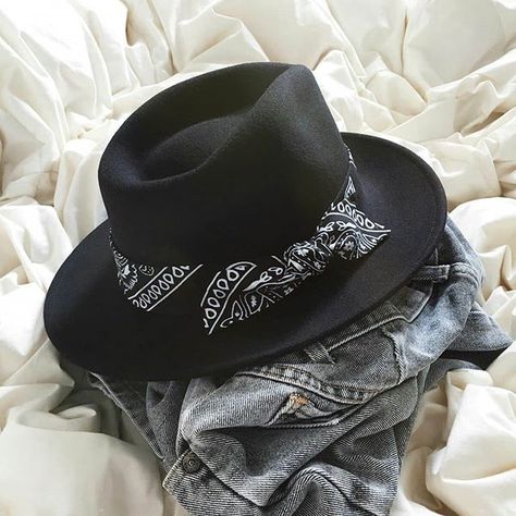 Sombrero Outfit, Snapback Outfit, Mode Country, Hat Aesthetic, Women Hats Fashion, Chapeau Cowboy, Men Stylish Dress, Fancy Hats, Casual Cap