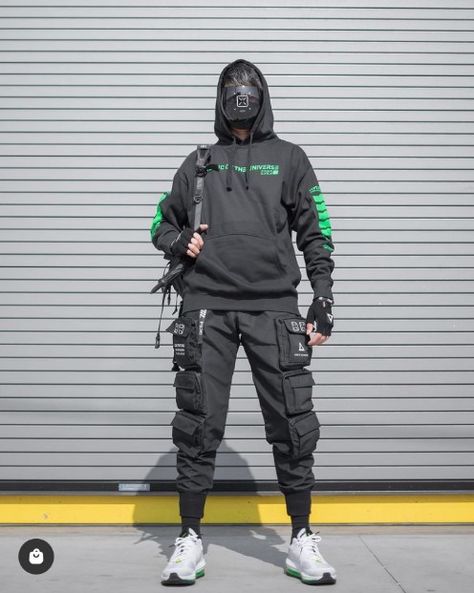 Red Techwear, Tech Ware, Streetwear Fashion Hoodie, Cyberpunk Look, Fabric Of The Universe, Cyberpunk Streetwear, Techwear Hoodie, Techwear Men, Techwear Fashion