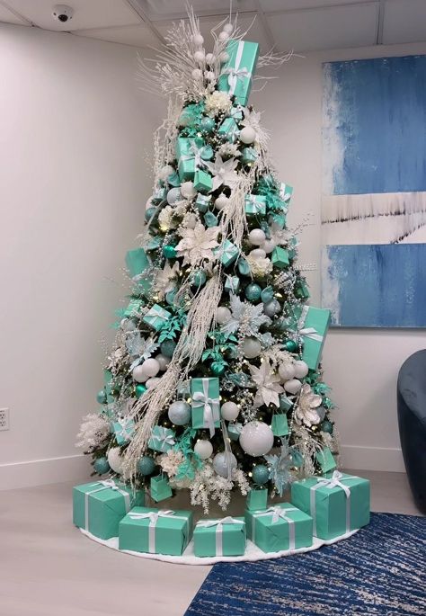 Aqua Christmas Trees, Tiffany Tree Christmas, Tiffany Themed Christmas Tree, Christmas Tree Ideas Turqoise, Tiffany Inspired Christmas Tree, Tiffany & Co Christmas Tree, Teal And White Christmas Tree, Tiffany And Co Christmas Tree, Tiffany Blue Christmas Decorations