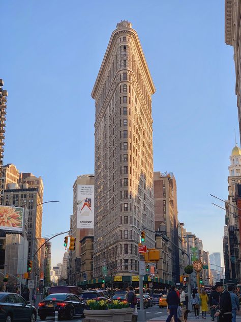 Flat Iron Building New York, New York Flat, Flatiron Building Nyc, Flat Iron Building, Flatiron Building, Cellphone Wallpaper Backgrounds, New York Life, City Photography, Cellphone Wallpaper