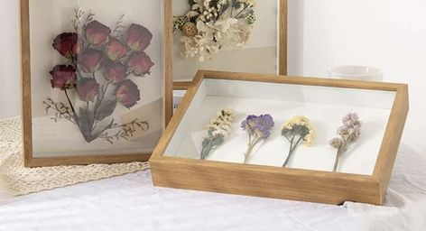 Dried Flower Display, Flower Display Stand, Flower Photo Frame, Dried Flowers Crafts, Framed Flowers, Pressed Flowers Frame, Dried Flowers Diy, Pressed Flower Crafts, Diy Display