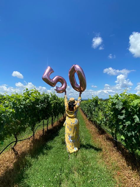 Birthday At Vineyard, Vineyard Birthday Outfit, Vineyard Birthday Party, Birthday At Winery, 21st Winery Birthday, Winery Birthday Party Ideas, Vineyard Birthday Party Ideas, Winery Birthday Party, Vineyard Birthday