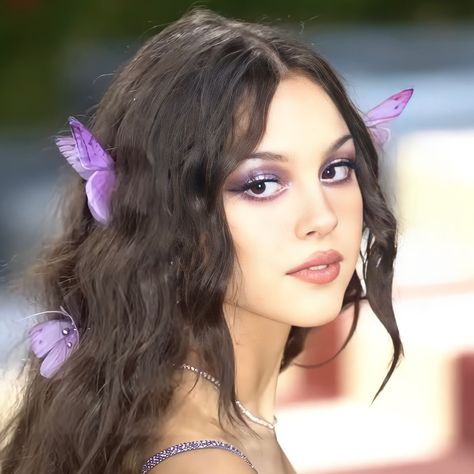 Olivia Rodrigo, Hair And Makeup, A Girl, Butterflies, Makeup Looks, A Woman, Purple, Makeup, Hair