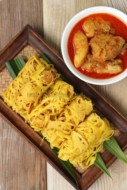 The Informal Chef: Roti Jala/Lacy Pancakes 网煎饼 Singapore Recipes, Roti Jala, Nyonya Food, Malaysian Recipes, Malay Food, Malaysian Cuisine, Beef Curry, Singapore Food, Malaysian Food