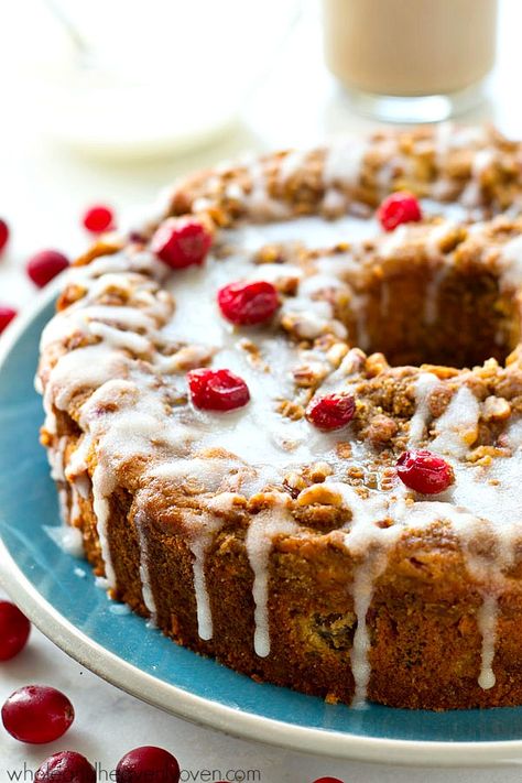 Swirled with a luscious cheesecake filling and topped with streusel and lots of glaze, this cranberry cheesecake swirl coffee cake is the ultimately impressive holiday breakfast! @WholeHeavenly Breakfast Desserts, Cinnamon Cheesecake, Christmas Brunch Recipes, Cranberry Cheesecake, Swirl Bread, Cranberry Cream Cheese, Cranberry Bread, Cheesecake Filling, Cranberry Recipes