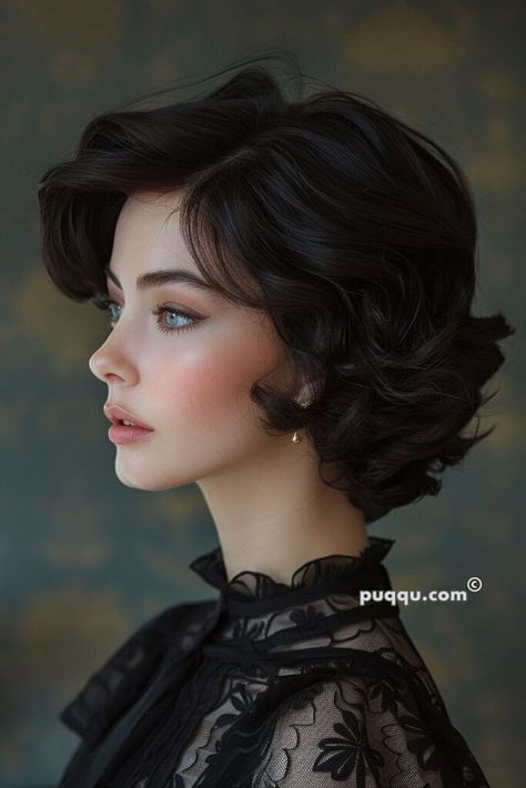 Short Dark Hair Aesthetic, Feminine Haircuts, Best Hair Colour, Hair Tutorials Videos, Hair Colour Ideas, Trending Hair, Draw Hair, Colour Ideas, Penteado Cabelo Curto