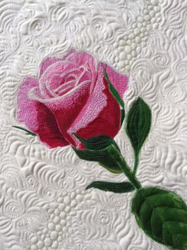 rose Landscape Art Quilts, Longarm Quilting Designs, Rose Quilt, Butterfly Quilt, Flower Quilts, Rose Applique, Free Motion Quilt Designs, Quilling Paper Craft, Rose Wall