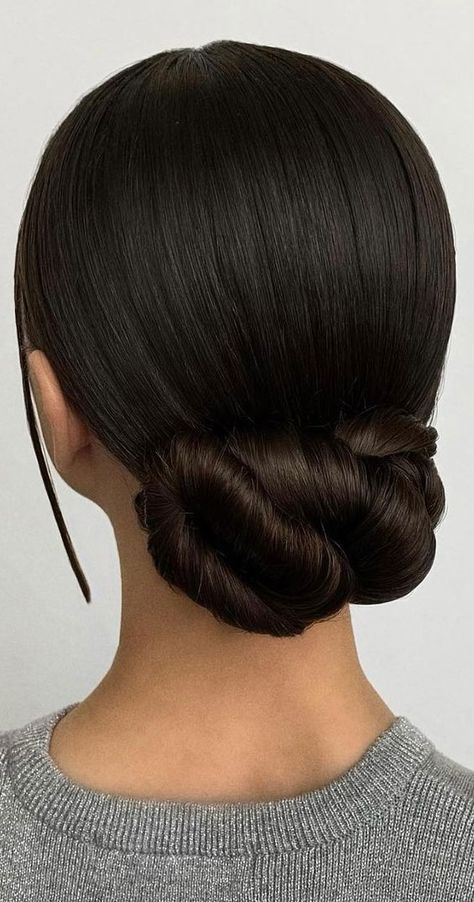 Tango Hairstyle Bun, Twisted Low Bun, Sleek Prom Hair, Trendy Bun, Twisted Bun, Hairstyle Updo, Easy Updo, Classic Updo, Low Bun Hairstyles