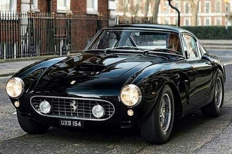 1962 Ferrari 250 GT SWB (Short Wheel Base). Wallpaper Hippie, F12 Berlinetta, Bmw Classic Cars, Auto Retro, Car Wheels Rims, Bmw Classic, Ford Galaxie, Classic Sports Cars, Ferrari Car