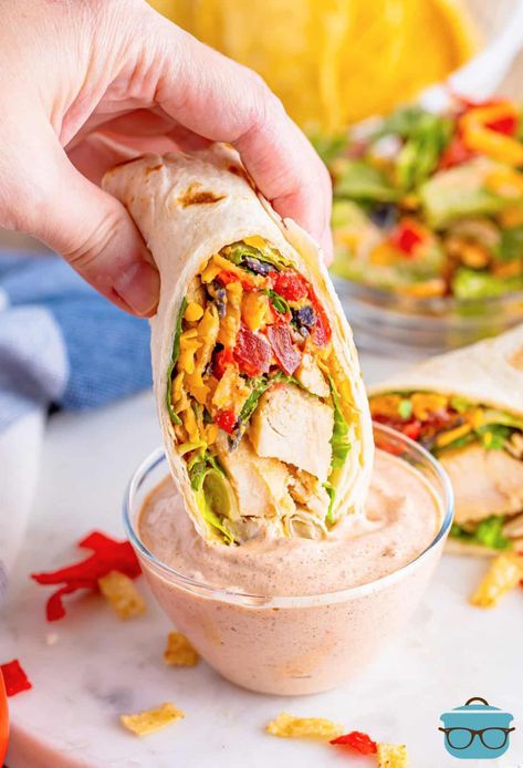 Southwestern Chicken Wrap, Rotisserie Chicken Recipes Healthy, Southwest Chicken Wraps, Rotisserie Chicken Recipes Leftover, Grilled Chicken Strips, Southwestern Recipes, Lunch On The Go, Chicken Wrap Recipes, Southwest Chicken