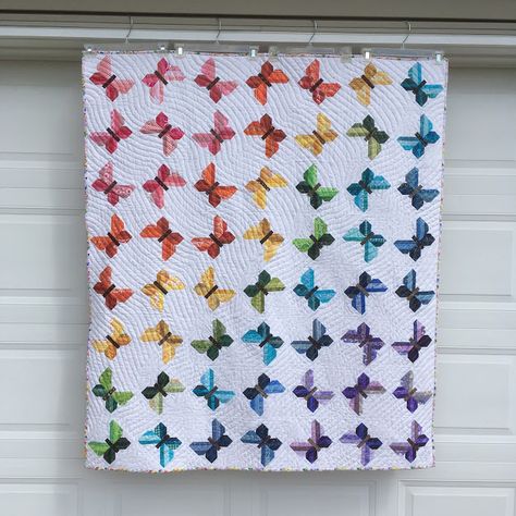 Quilts from the Little House: Butterfly Strings Butterfly Quilts, Butterfly Quilt Pattern, Rainbow Quilts, Walking Foot Quilting, Color Of The Month, Butterfly Quilt, Sewing Things, String Quilts, Rainbow Quilt