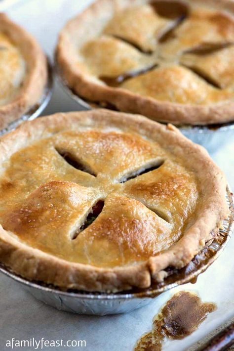 Movie Foods, Mini Peach Pies, Fictional Food, Movies Food, Individual Chicken Pot Pies, Beef Pot Pies, Resep Pasta, Pot Pies Recipes, Chicken Pot Pie Recipes