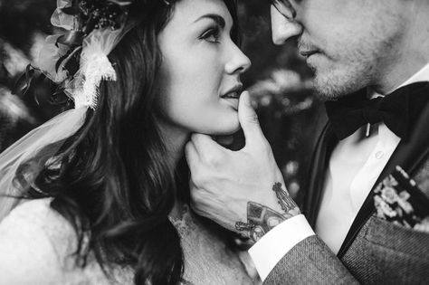 bride & groom Blush Photography, Modern Hepburn, Emotional Wedding Photography, Bride Groom Photos, Bride And Groom Pictures, Beautiful Wedding Photos, Groom Poses, Engagement Inspiration, Bride And Groom Photos