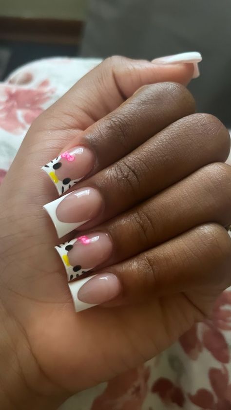 Nails For Back To School Acrylic Short, Hello Kitty Nails No Charms, Mexican Style Nails Almond, Short Acrylic Nails Duck, Duck Nails Hello Kitty, Short Duck Nails Design, Nails No Charms, Nails Acrylic Duck, Duck Nail Ideas